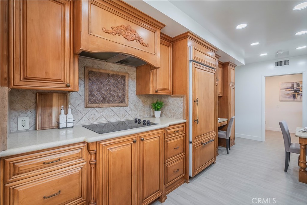 1441 Ameluxen Avenue