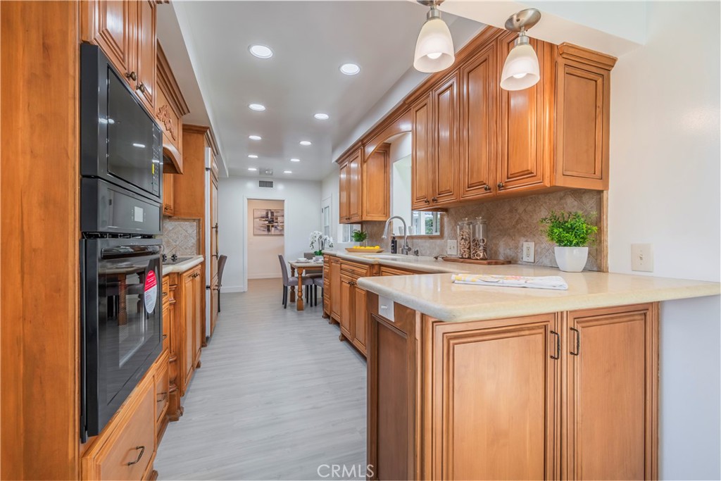 1441 Ameluxen Avenue