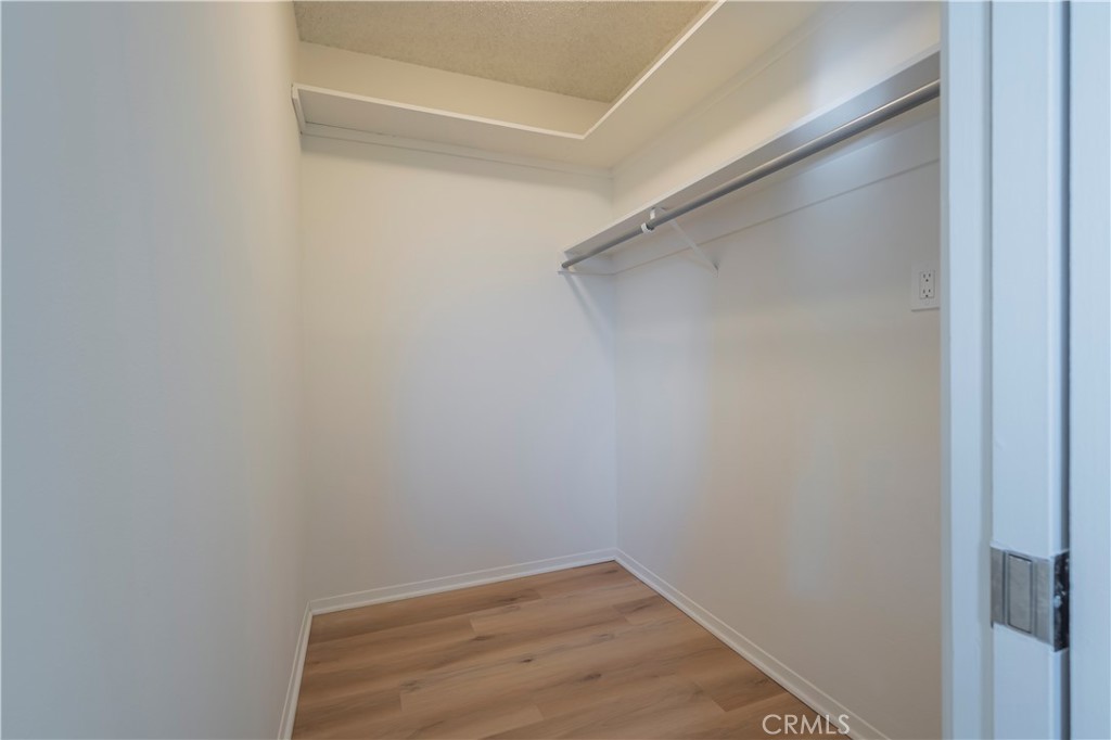 1441 Ameluxen Avenue