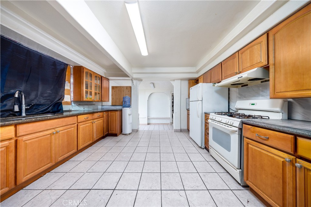 2631 Charlotte Avenue