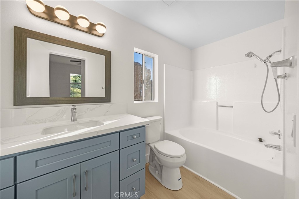 19431 Rue De Valore 44B