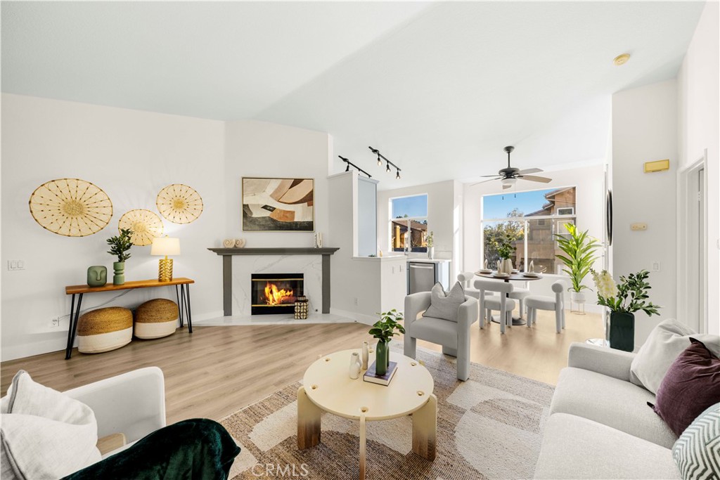 19431 Rue De Valore 44B