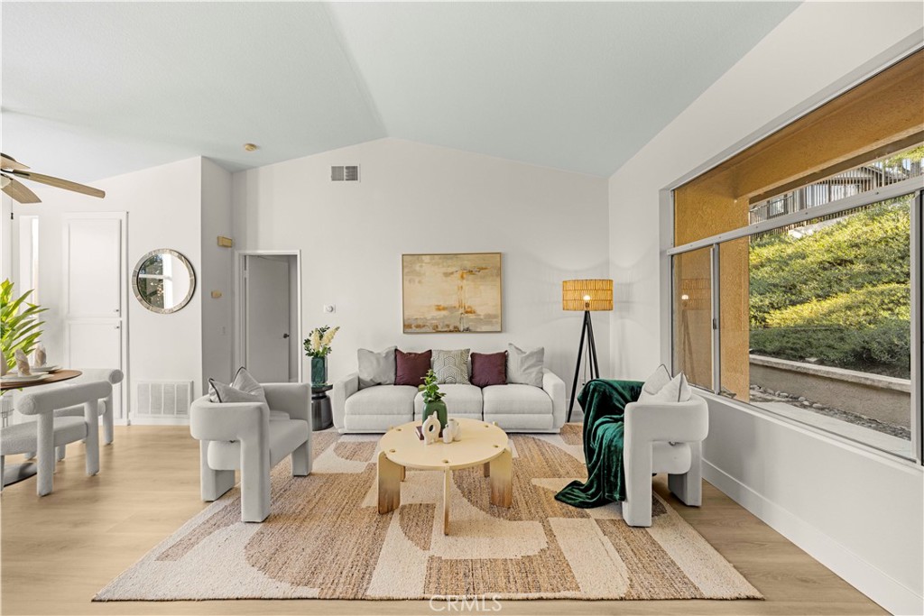 19431 Rue De Valore 44B