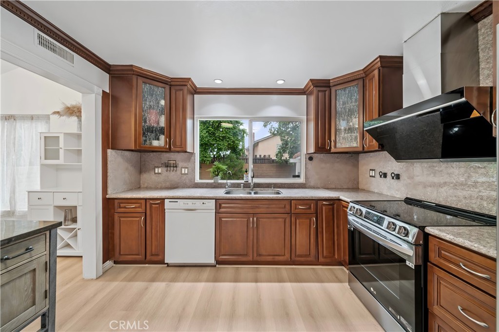 1424 Tierra Cima Avenue