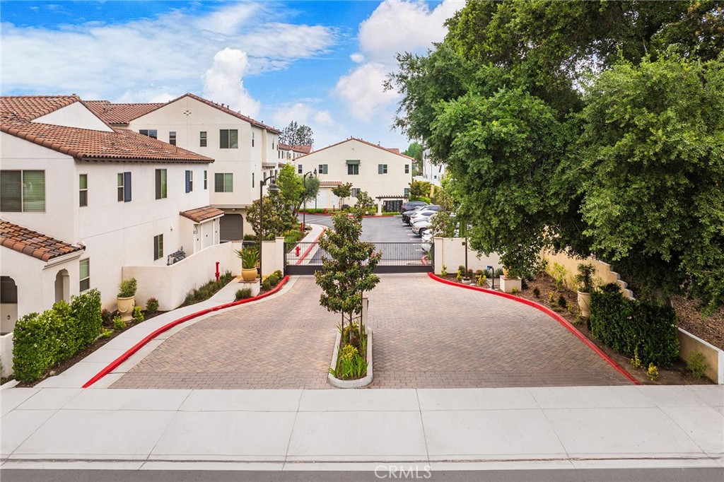 2616 Winston Court