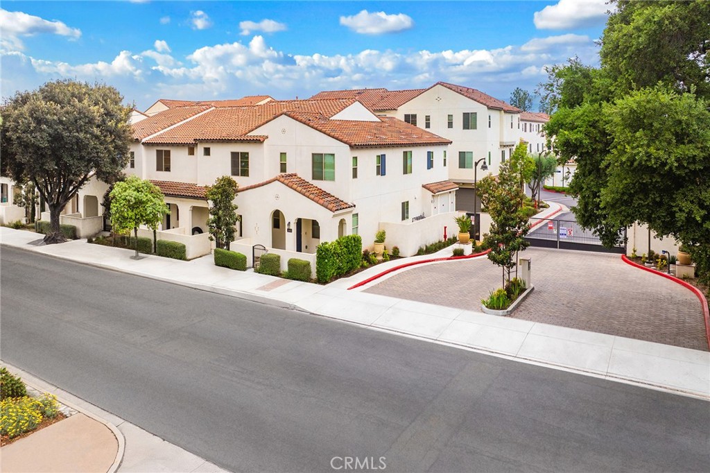 2616 Winston Court