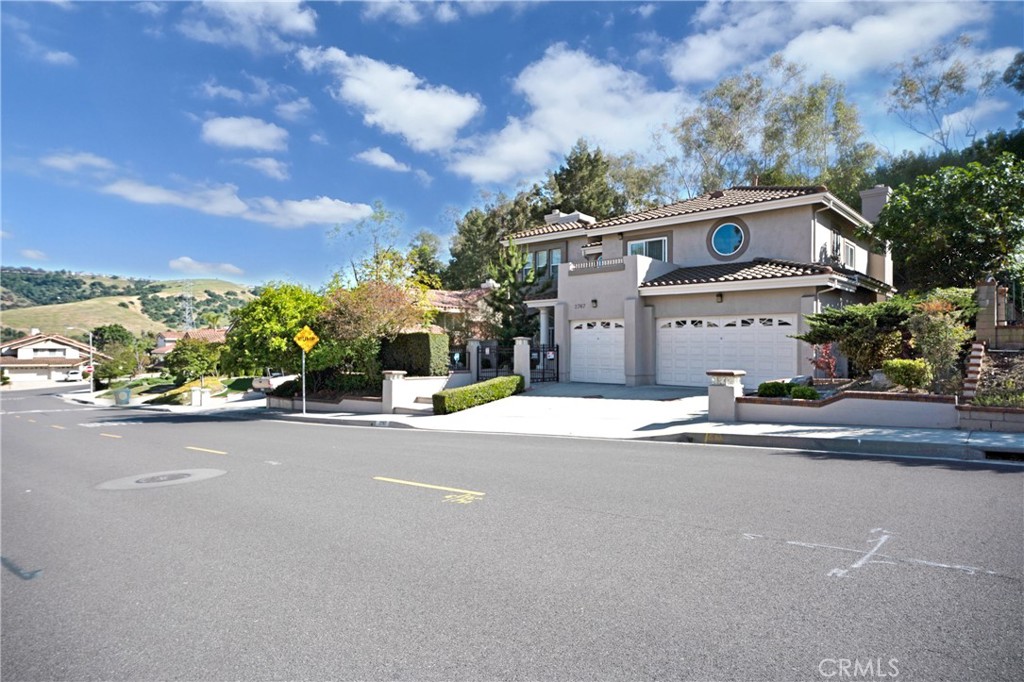 2767 Saleroso Drive