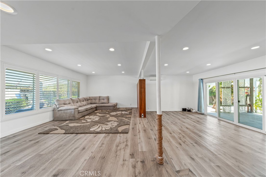 1921 Valemont Avenue