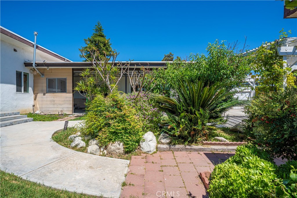 1921 Valemont Avenue