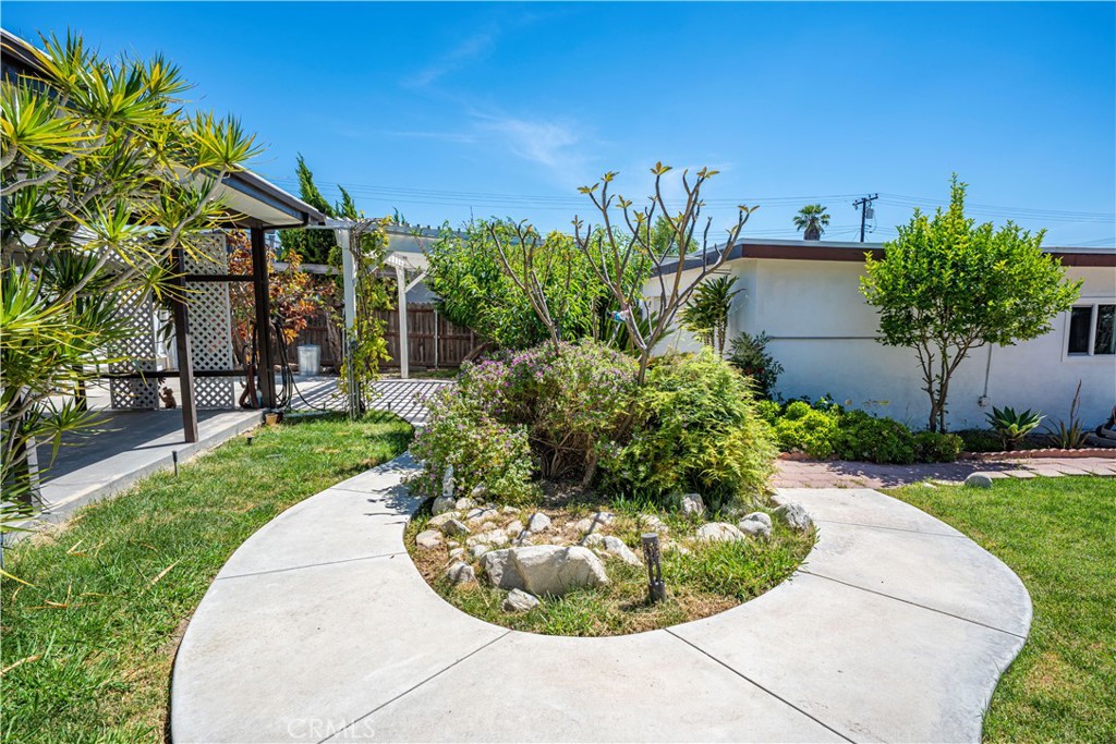 1921 Valemont Avenue