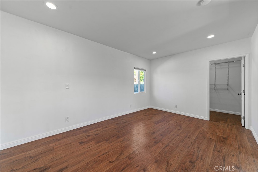 1921 Valemont Avenue