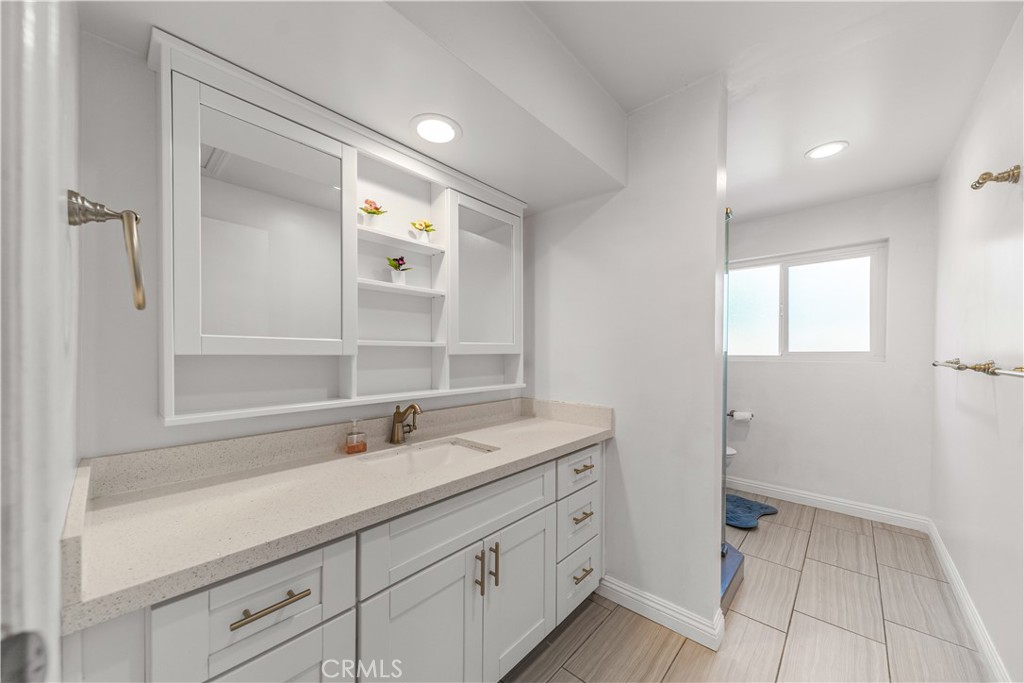 1921 Valemont Avenue