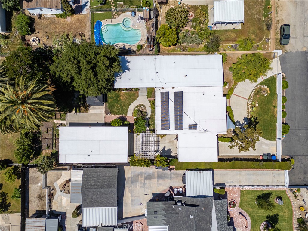 1921 Valemont Avenue