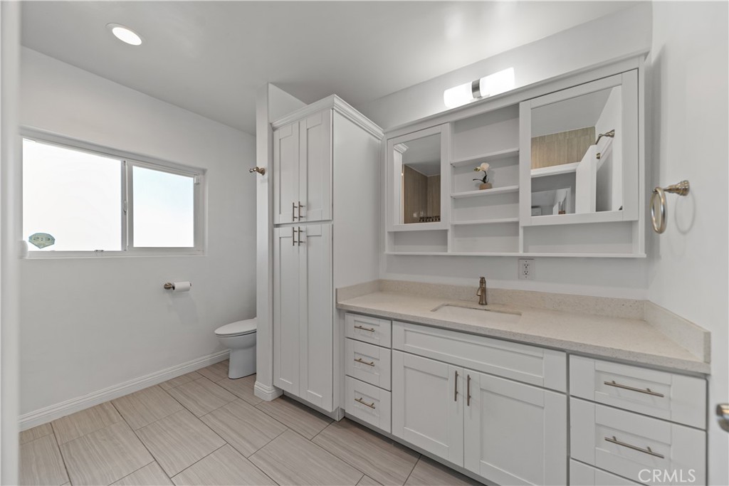 1921 Valemont Avenue