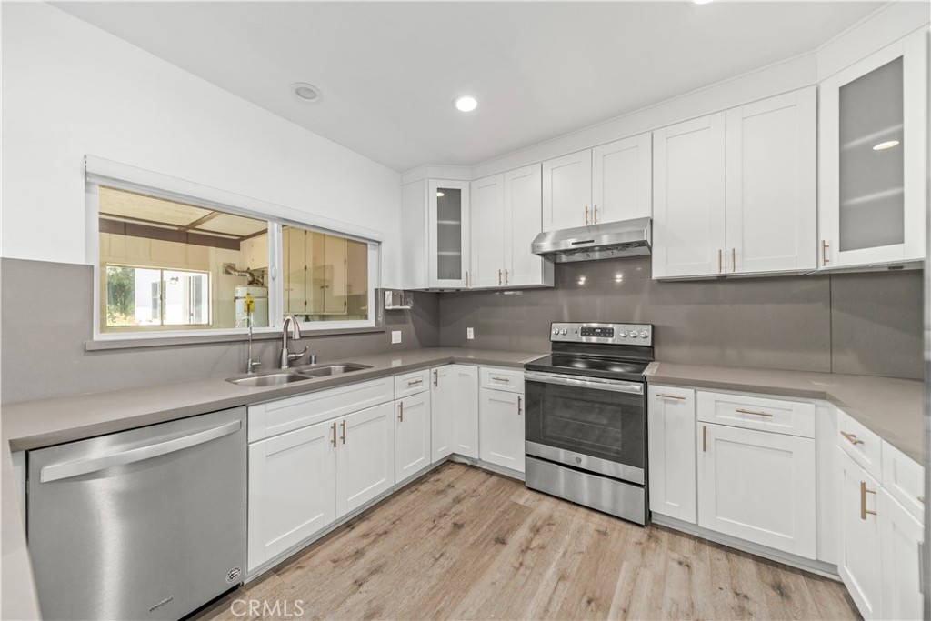 1921 Valemont Avenue