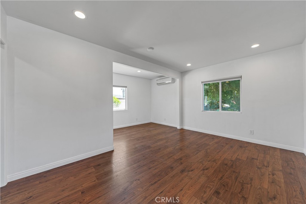 1921 Valemont Avenue