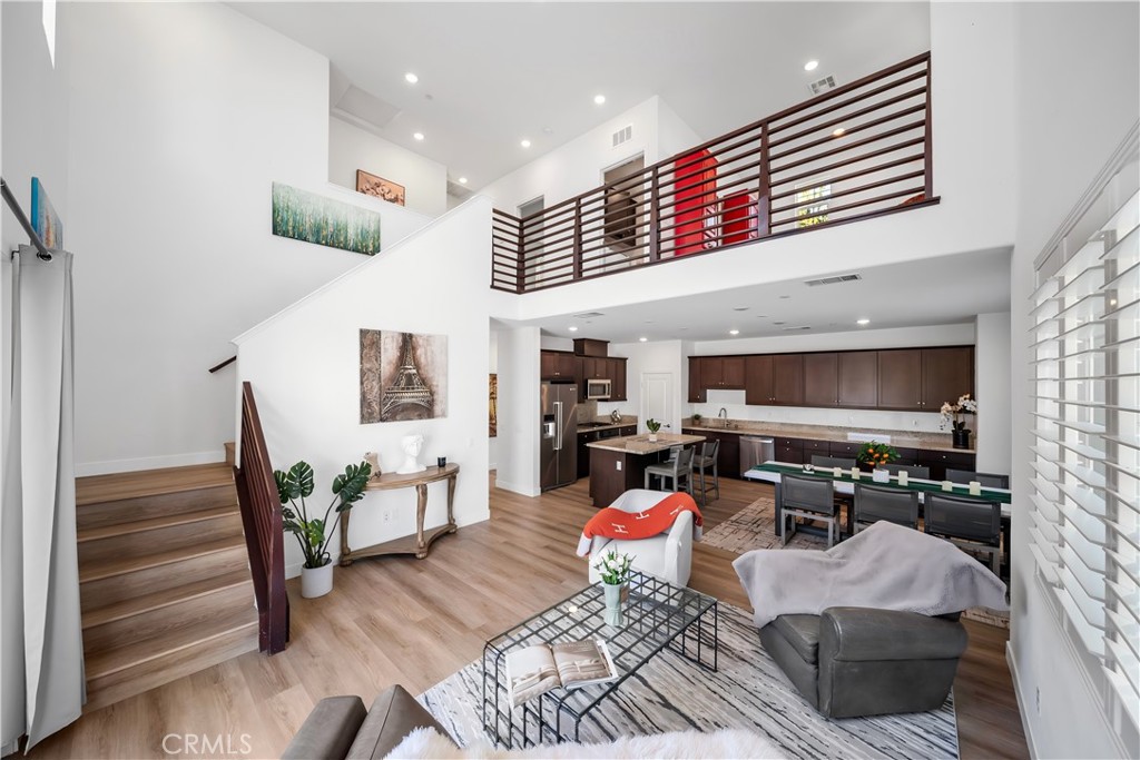 8713 Roving Place