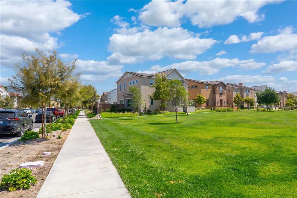 8713 Roving Place