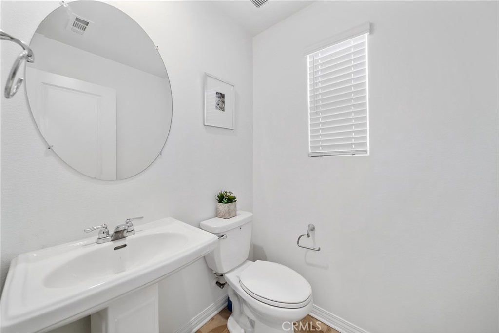 8713 Roving Place
