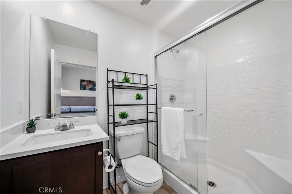 8713 Roving Place