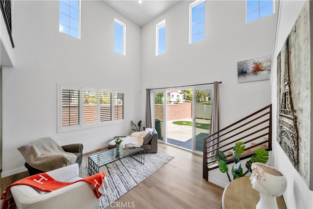 8713 Roving Place