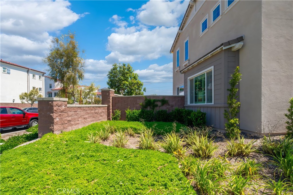8713 Roving Place