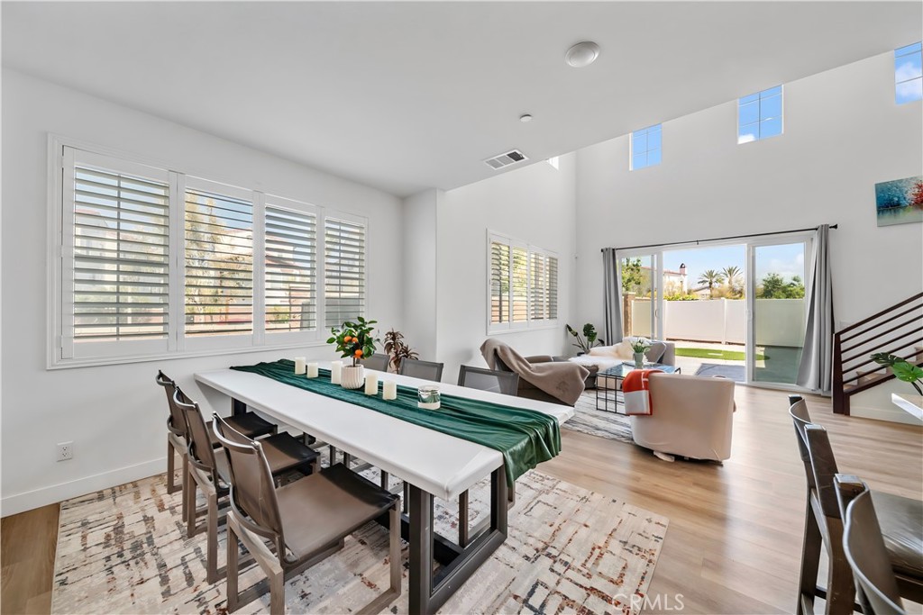 8713 Roving Place