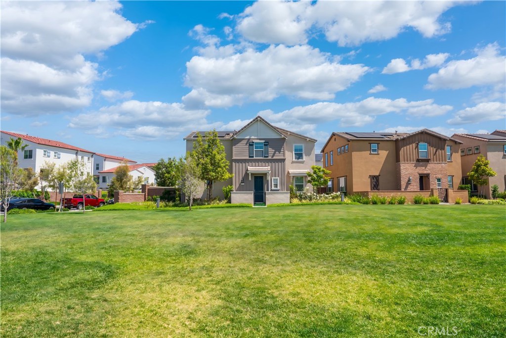 8713 Roving Place