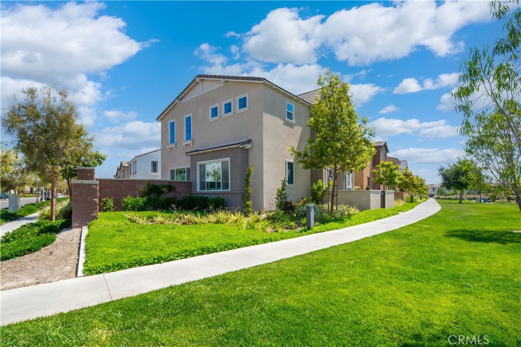 8713 Roving Place