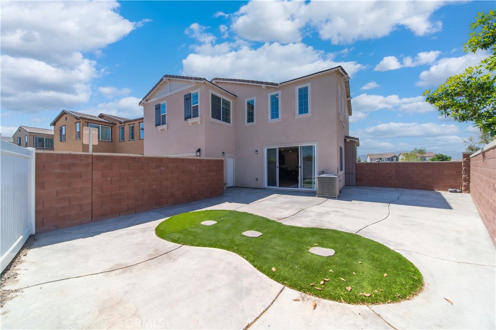 8713 Roving Place