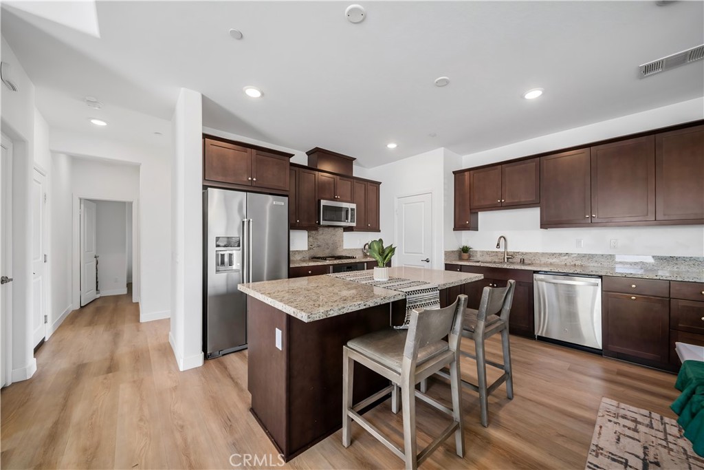8713 Roving Place
