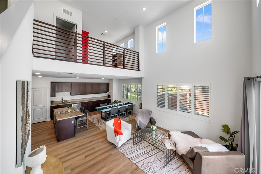 8713 Roving Place