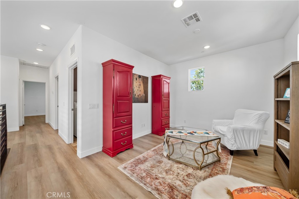 8713 Roving Place