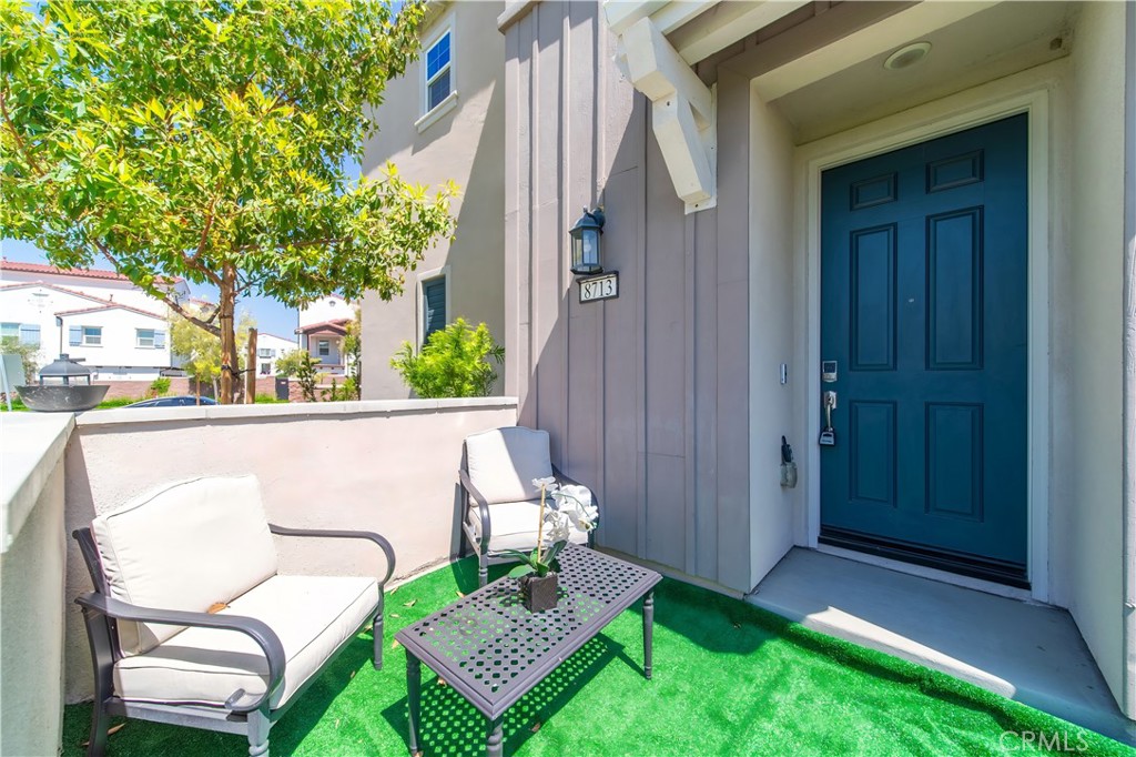 8713 Roving Place