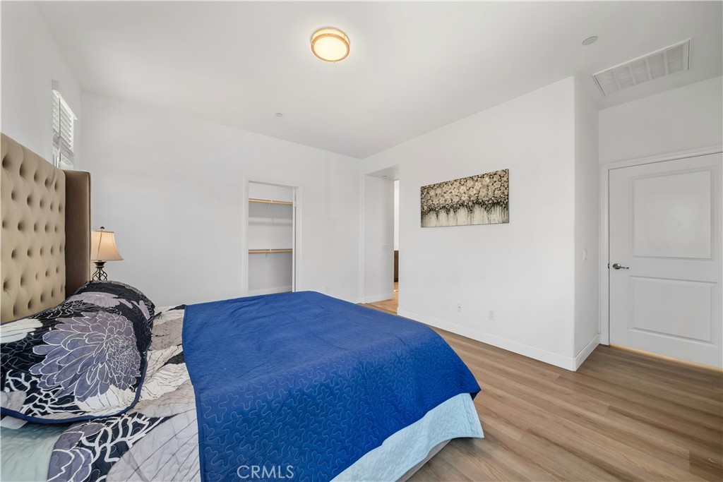 8713 Roving Place