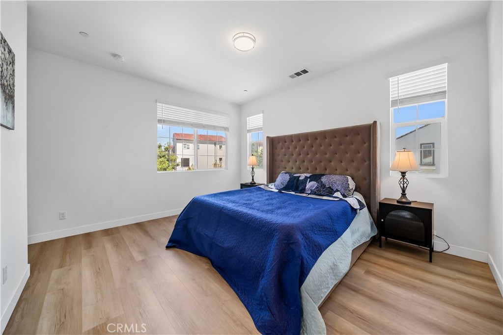 8713 Roving Place