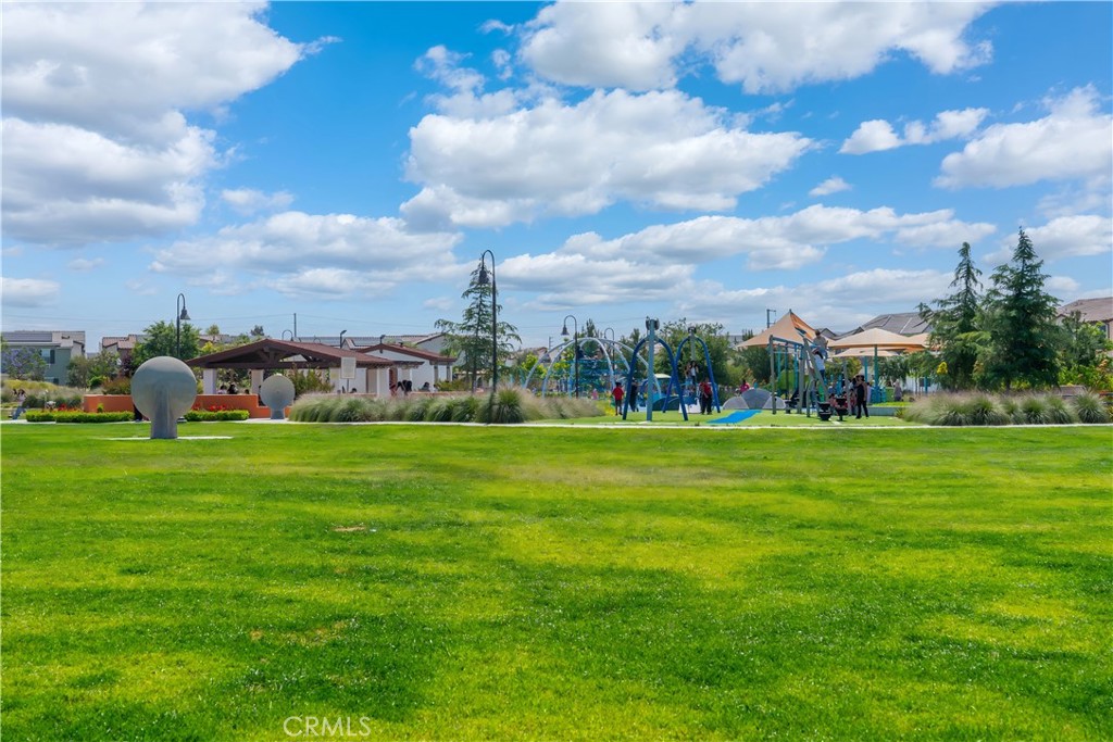 8713 Roving Place