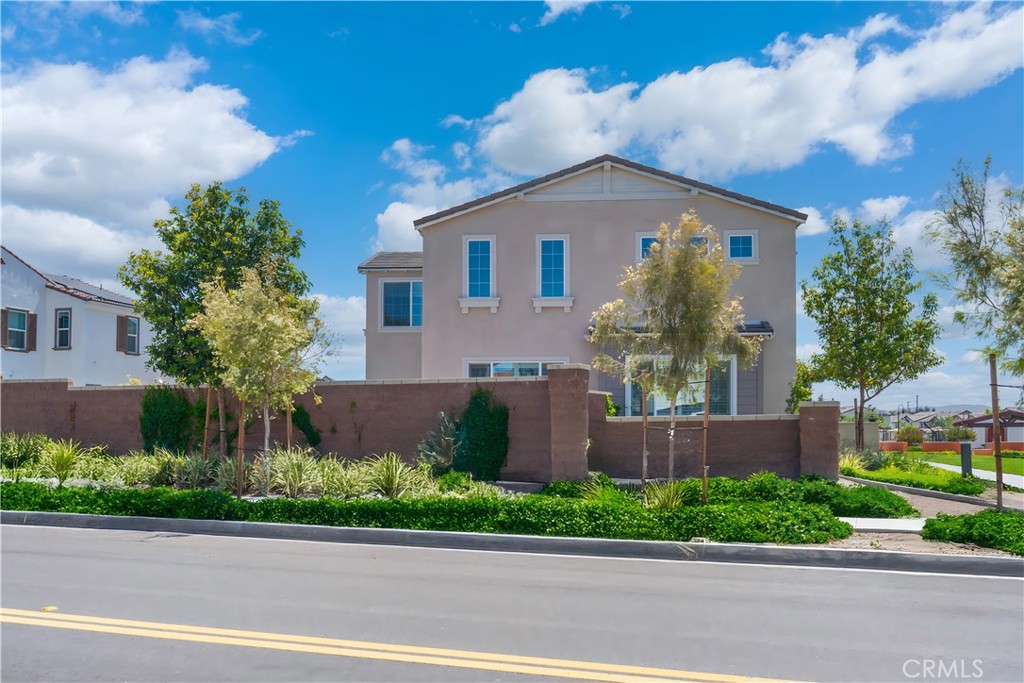 8713 Roving Place