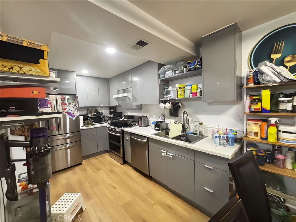 863 S Mountain Avenue 22