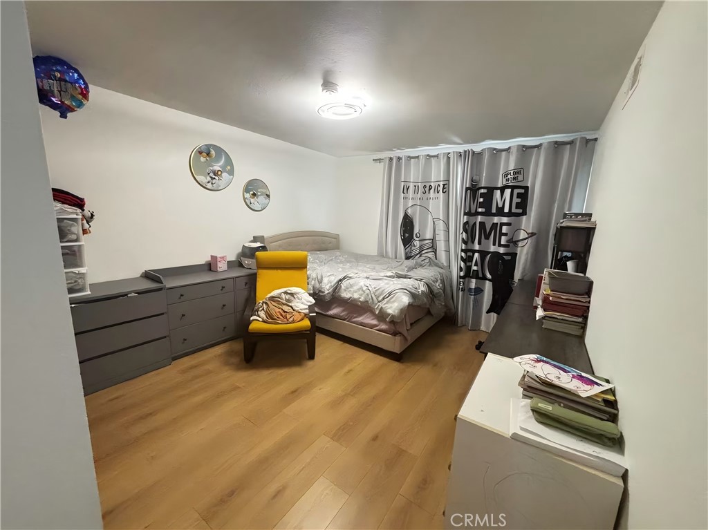 863 S Mountain Avenue 22