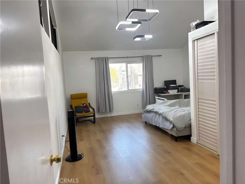 863 S Mountain Avenue 22