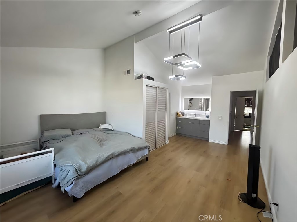 863 S Mountain Avenue 22