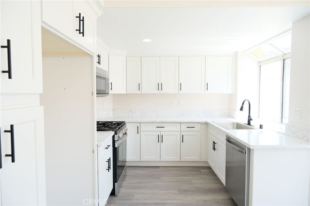 25795 Via Hamaca Avenue