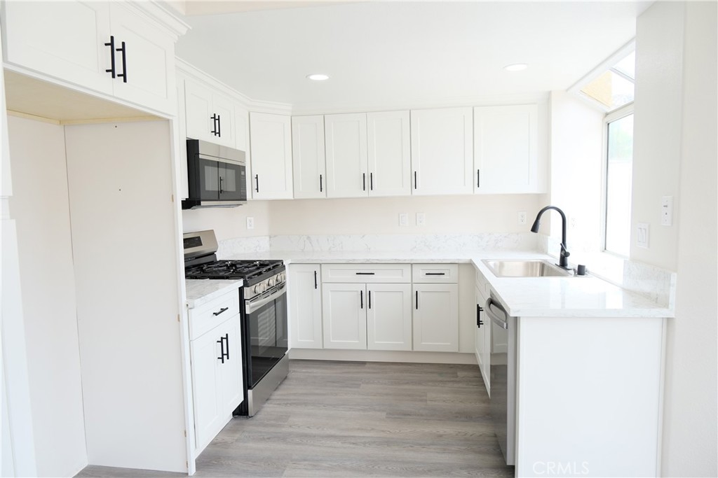 25795 Via Hamaca Avenue