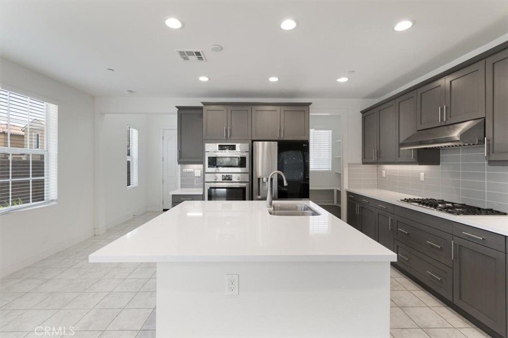 1901 Aliso Canyon Drive