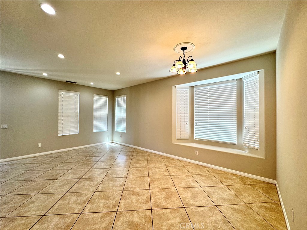 17068 Camino Galvez