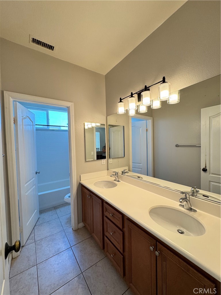 17068 Camino Galvez