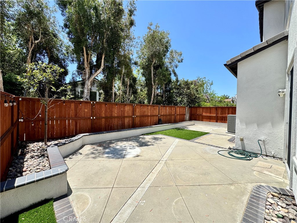 17068 Camino Galvez
