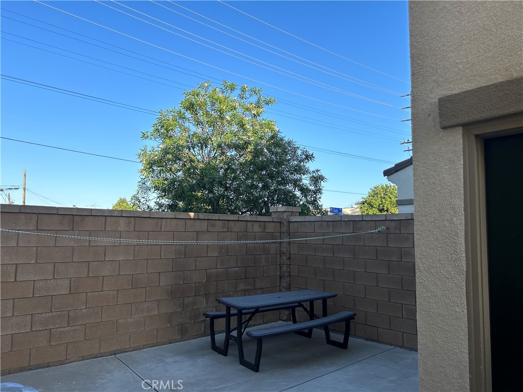 5884 Silver Oaks Drive