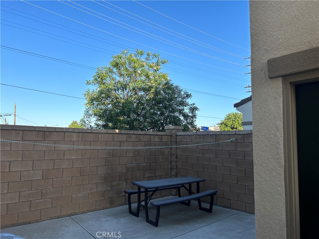 5884 Silver Oaks Drive